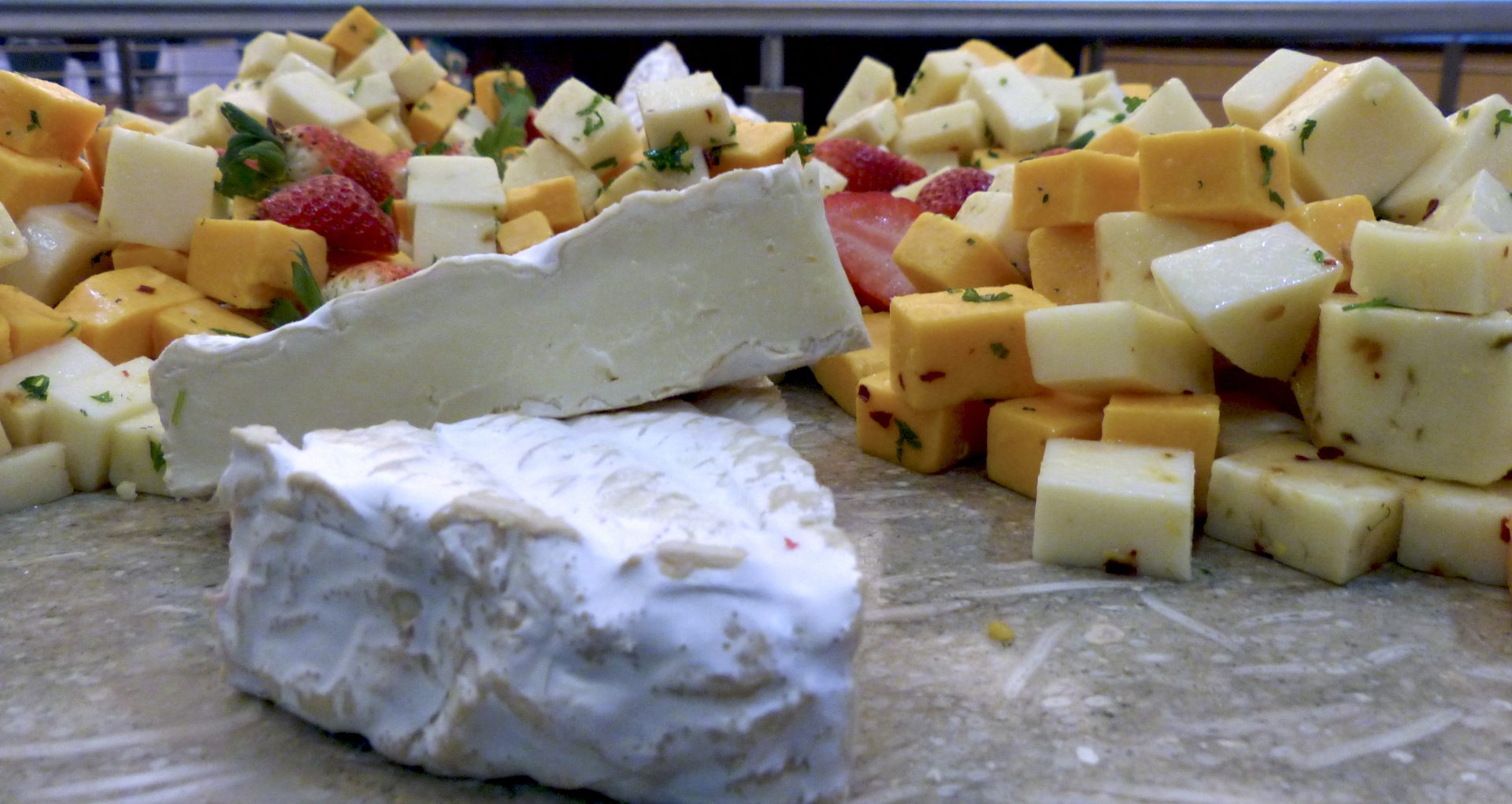 Queijo brie se destaca pela crosta branca característica e o sabor único